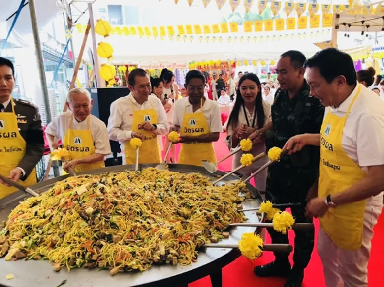 กลับมาอีกครั้งกับเทศกาลกินเจสุดยิ่งใหญ่ ย่านบางกะปิ "กิน ไหว้ อิ่มบุญ ปีที่ 2"