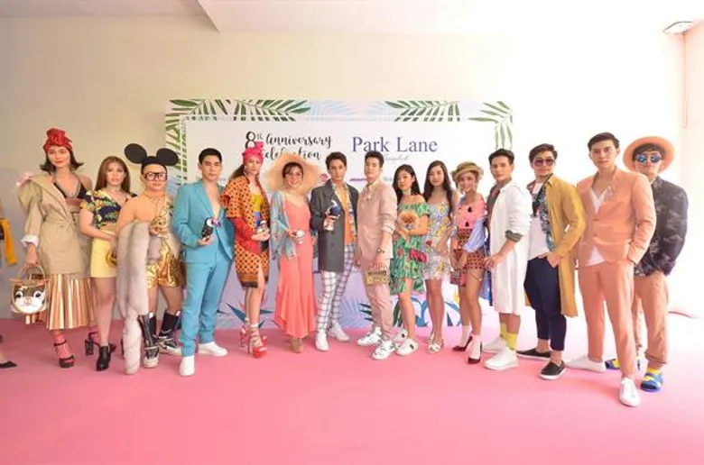 “มาริโอ้” เดินแฟชั่น….ท้าลมฝน “ฟลอริเดียน ซัมเมอร์ บีช” ในงาน “ฉลอง 8 ปี ศูนย์การค้า พาร์ค เลน เอกมัย”
