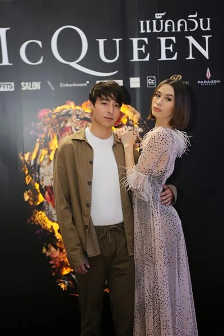 ออกแบบ ชุติมณฑน์ จัดเต็มลุคเท่ นำทีมคนแฟชั่น ดีไซเนอร์ ทั่วฟ้าเมืองไทย การันตีความปัง McQueen แม็คควีน หนังดีระดับ 10 เต็ม 10