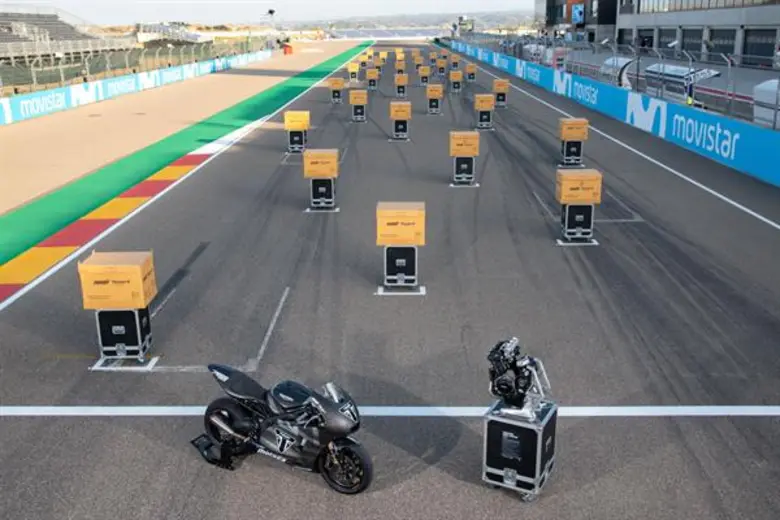 “ไทรอัมพ์ มอเตอร์ไซเคิลส์” จัดพิธีส่งมอบเครื่องยนต์ไทรอัมพ์ Moto2 ณ MOVISTAR ARAG?N GRAND PRIX 2018
