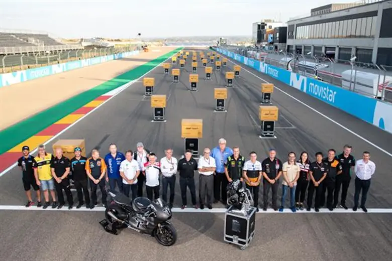 “ไทรอัมพ์ มอเตอร์ไซเคิลส์” จัดพิธีส่งมอบเครื่องยนต์ไทรอัมพ์ Moto2 ณ MOVISTAR ARAG?N GRAND PRIX 2018