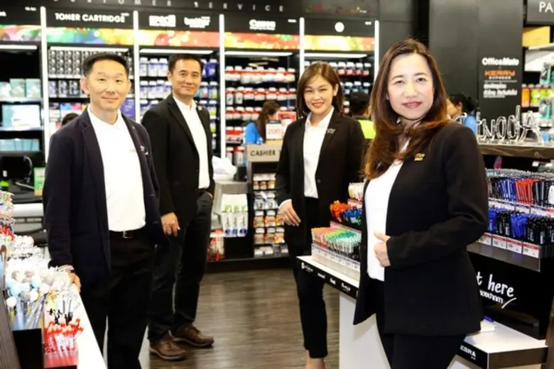 นางสาววิลาวรรณ ฤกษ์เกรียงไกร กรรมการผู้จั...