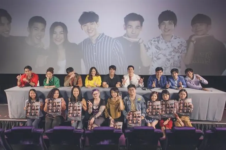 แรงดีไม่มีตก! สาวก “กร-น็อค” แห่บินลัดฟ้า ร่วมงาน “Together with me warm up party” ฟินกว่านี้ไม่มีอีกแล้ว