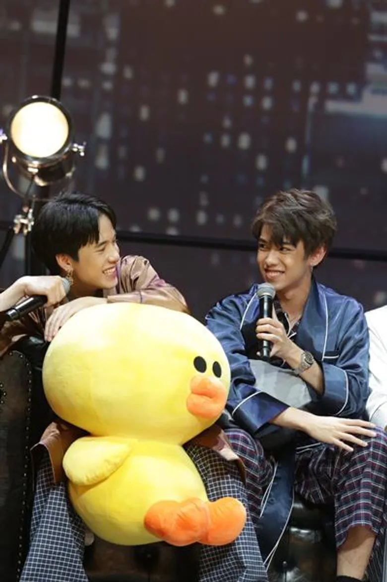 “โอ๊ต-ปราโมทย์” ล้วงเรื่องลับ ใต้เตียง 9x9 “ไอซ์-พาริส” คนเคี้ยวลิ้น “เจมส์-ธีรดนย์” เปิดโหมดคุยกับตุ๊กตา