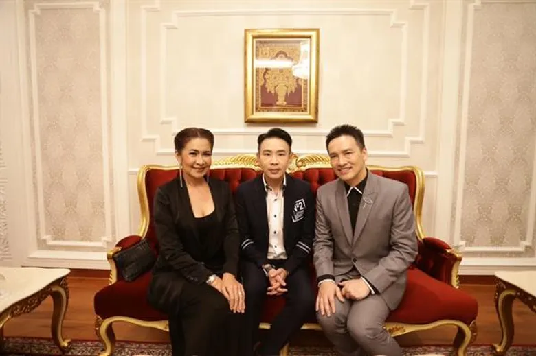 อลังเวอร์! ครีเอทแรง! ยักษ์ชนะ “เจนิส” คว้าตำแหน่งชุดประจำชาติ