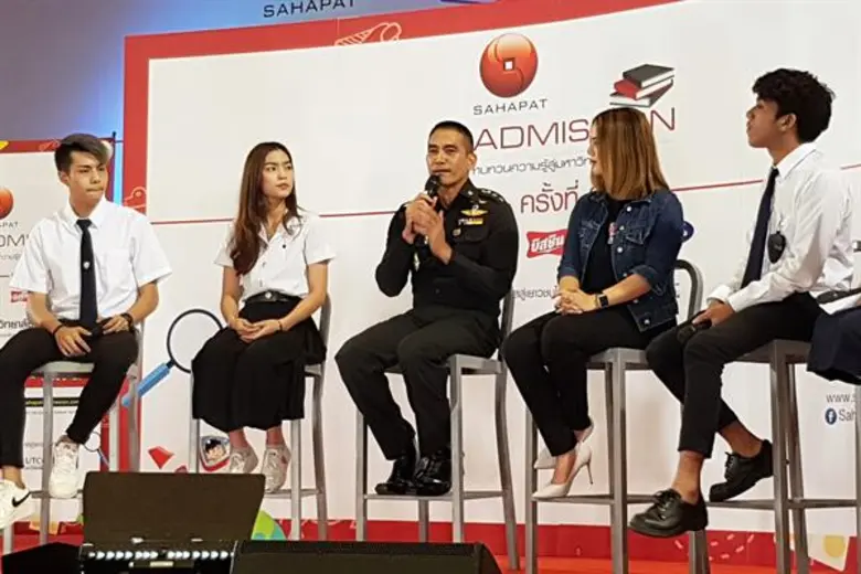 ศิลปินดาราตบเท้าร่วมแชร์ประสบการณ์รุ่นพี่แนะรุ่นน้องสร้างแรงบันดาลใจสู่การค้นหาตัวตนที่ชัดเจนในมหกรรมติวฟรี “Sahapat Admission” ครั้งที่ 21
