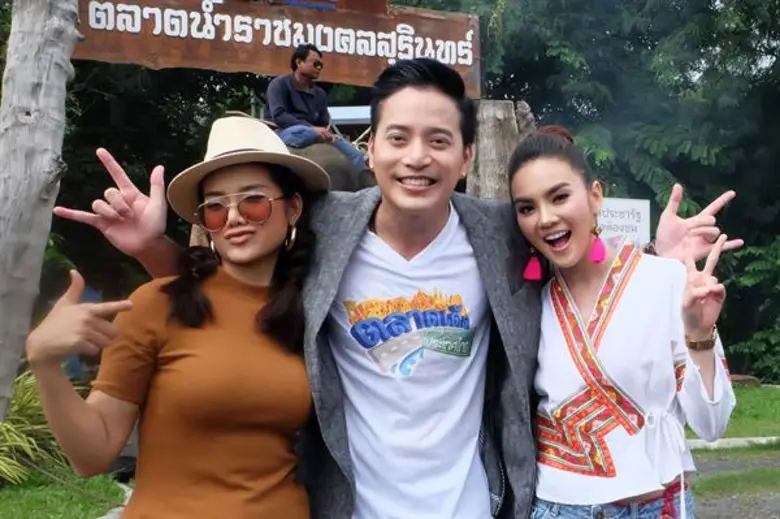 ทีวีไกด์: รายการ “ตลาดเด็ดประเทศไทย” “หลิว-อาจารียา” และ “เปรี้ยว-อนุสรา" จับมือ พากินดุ!!! ที่ “จังหวัดสุรินทร์” จนกระเพาะต้องร้องขอชีวิต