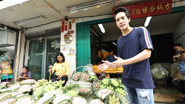 ทีวีไกด์: รายการ "ไทยทึ่ง" “วิคเตอร์” พาไปดูอาชีพน่าทึ่ง ย่านปากคลองตลาด!!! ใน “ไทยทึ่ง” 7 ต.ค.นี้