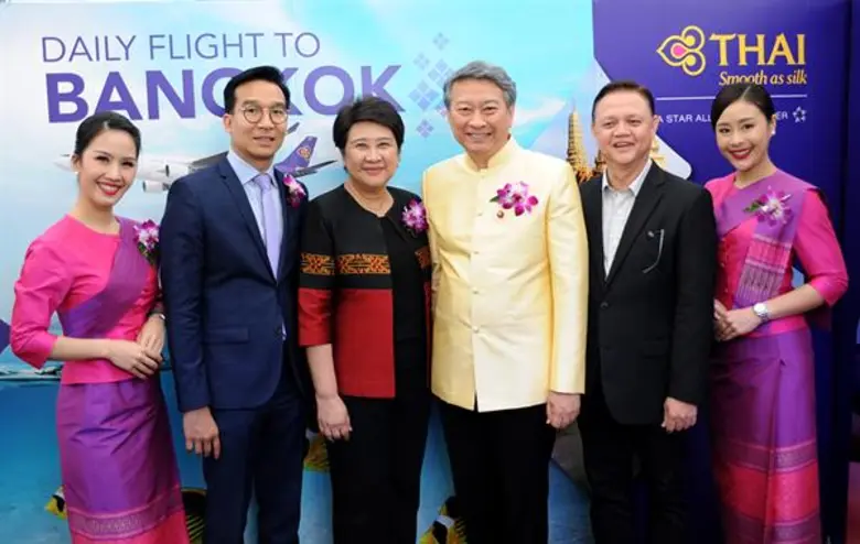 ฯพณฯ นายบรรสาน บุนนาค (ที่ 4 จากซ้าย) เอก...
