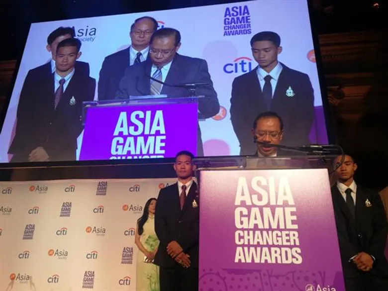 ผู้ว่าฯ ณรงค์ศักดิ์ รับรางวัล Asia Game Changer Awards ของ Asia Society Association ได้รับความสนใจจากสื่อมวลชนและผู้ร่วมงานจำนวนมาก
