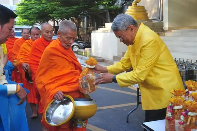 นายวิวัฒน์ ศัลยกำธร รัฐมนตรีช่วยว่าการกระ...