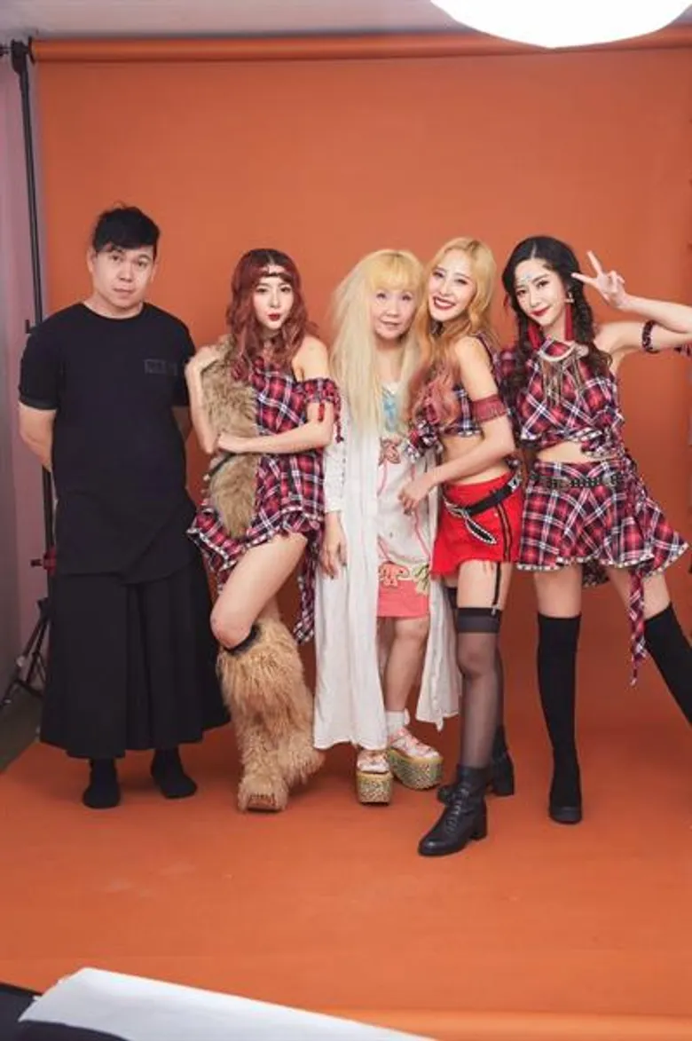 3 สาว JNP พลิกลุคส์ใหม่! เปรี้ยวซ่าสไตล์ “กุ้ง คูนิต้า” พร้อมเปิดตัวซิงเกิลใหม่ “หมอนเน่า”