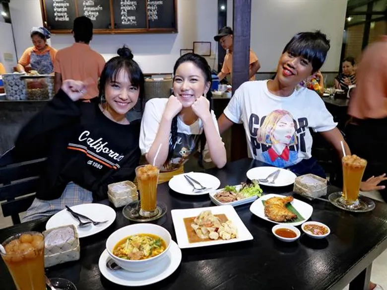 ทีวีไกด์: รายการ “#TEAMGIRL” “เจนนี่-มุก-แจน” เอาใจคนชอบกินดึก ย่านสาทร จัด “5 ร้านเด็ดโดน”