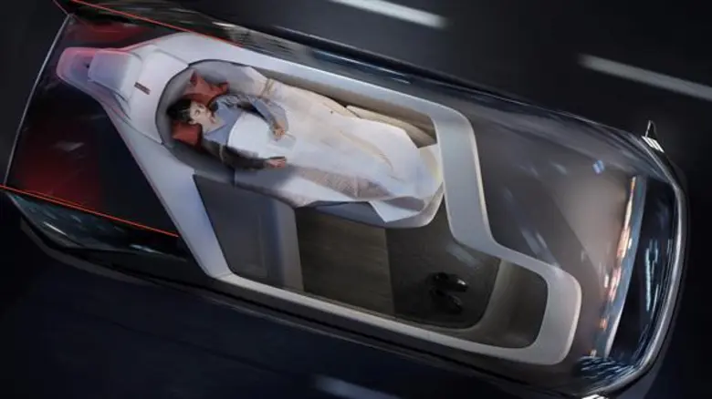 การพัฒนา Volvo 360c เพื่อนำสู่มาตรฐานสากลในรูปแบบใหม่ด้านความปลอดภัยในการสื่อสารของรถยนต์อัตโนมัติกับผู้ใช้ท้องถนน