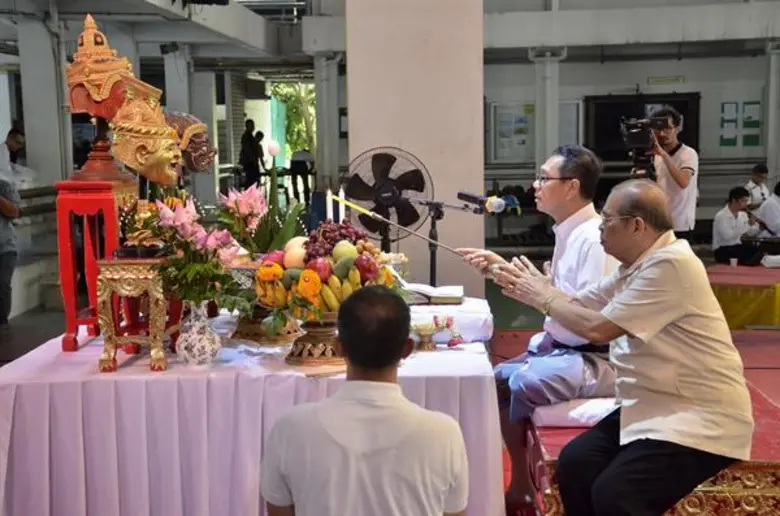 “คำนับครู” เพื่อเป็นสิริมงคลก่อนการแสดงโขน มูลนิธิส่งเสริมศิลปาชีพฯ” ประจำปี 2561 ตอน “พิเภกสวามิภักดิ์” 3 พ.ย. – 5 ธ.ค.นี้