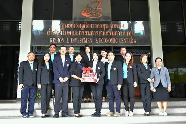 ดร.วิริยะ ลิขิตวงศ์ นายกสมาคมเครือข่ายที่...