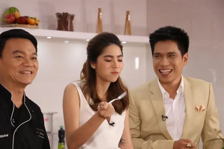 “มารีน่า” เข้าครัว ขอสูตรเด็ด “เชฟเอียน” เซอร์ไพรส์ “มาร์กี้” พี่สาว และคุณแม่สุดสวย !!