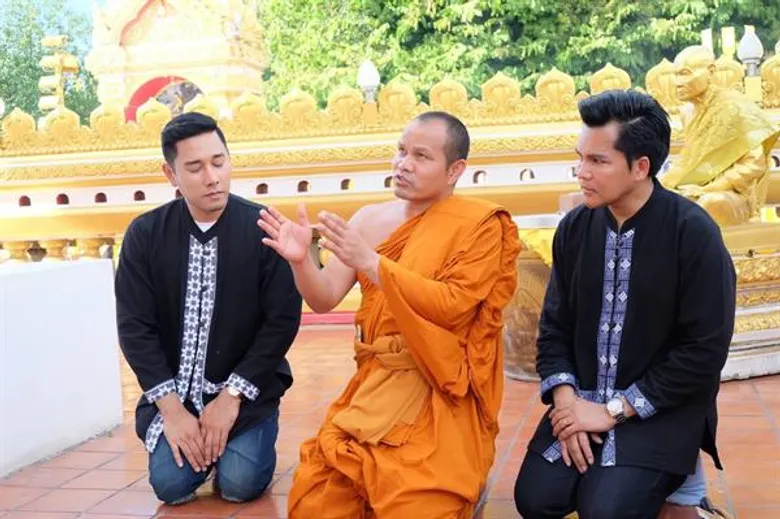 เวียร์-เทพสถิตย์ พระเอกค่ายไอพีเอ็ม พากราบพระธาตุเมืองนครพนม เสริมดวง เพิ่มบารมีผ่านรายการ “ของดีของไทย”
