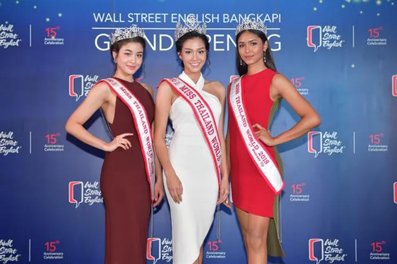 เปิดสาขาใหม่ Wall Street English มงลง !!!“นิโคลีน”ควง “ทอย” สปีคไฟแล่บ!!!