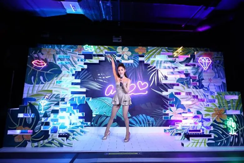 ถึงไทยแล้ว! เผยโฉมหุ่น Ariana Grande ณ มาดามทุสโซ กรุงเทพฯ พร้อมฉาก แสง สี เสียง ตามธีมการแสดงอันโด่งดังจากงาน American Music Awards 2016