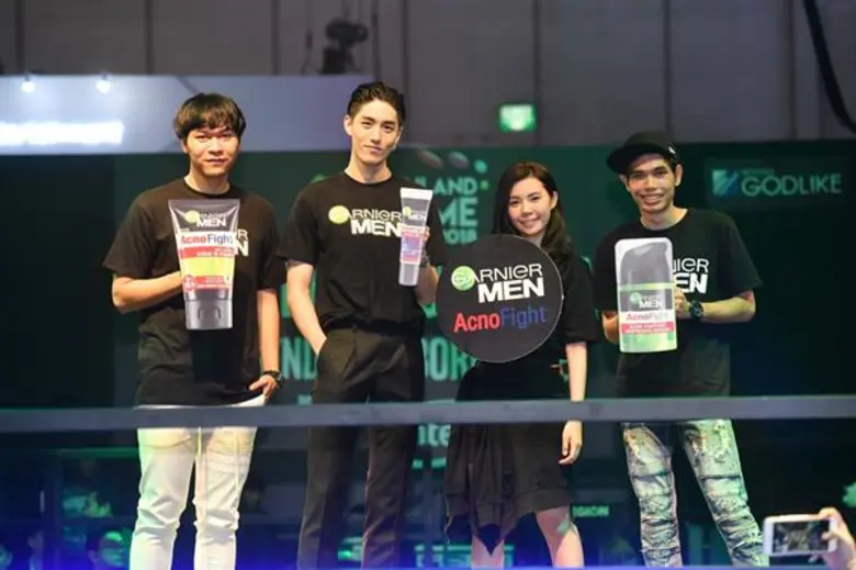 ต่อ ธนภพ พรีเซ็นเตอร์หนุ่มหน้าใส ตัวแทน การ์นิเย่ เมน ท้าดวลแคสเตอร์ตัวท็อป อัพพลังน็อกเกมสิว ในงาน Thailand Game Show 2018