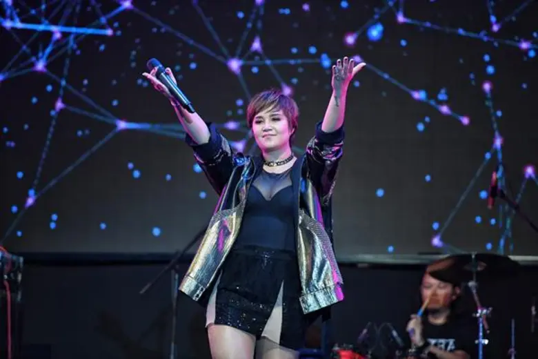 “ทาทา” แท็กทีม “มอส” ย้อนวันวานสนุกจุใจบนเวที “จีเอสบี ว๊าว คอนเสิร์ต”