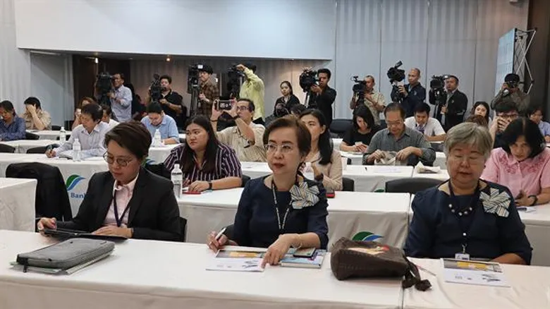 ชี้เอสเอ็มอีไทยตื่นตัวยกระดับโลจิสติกส์คว้าโอกาสทองตลาดออนไลน์บูม SME Development Bank รับลูกประกาศหนุนเต็มสูบดันถึงความรู้คู่เงินทุน
