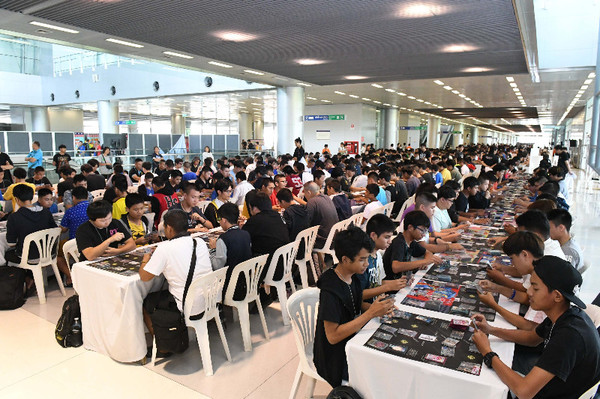 “การ์ดเกม” โดนใจเด็กยุคใหม่ ฝ่ากระแสเกมออนไลน์