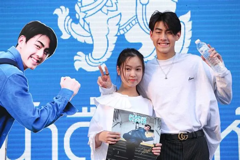 แฟนมโนกรี๊ดคอแตก! ร่วมชม MV แรกของ "เจ้าขุน" เล่นให้กับ "น้ำดื่มสิงห์" ในเพลง "ใกล้" ร้องโดย "โต้ง ทูพี"