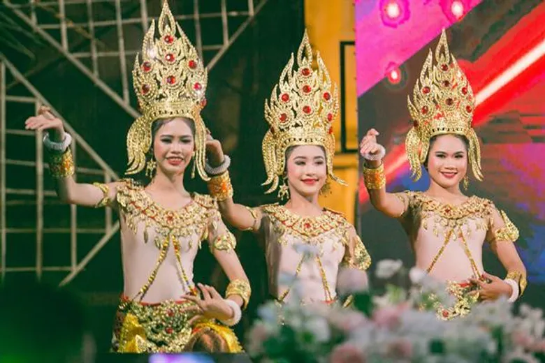 อลังการณ์งานกาล่าฯ ASEAN CONNECT ลอดประตูสู่ศรีสะเกษ เชื่อมสัมพันธ์ไทย-กัมพูชา เปิดศักราชใหม่การท่องเที่ยว