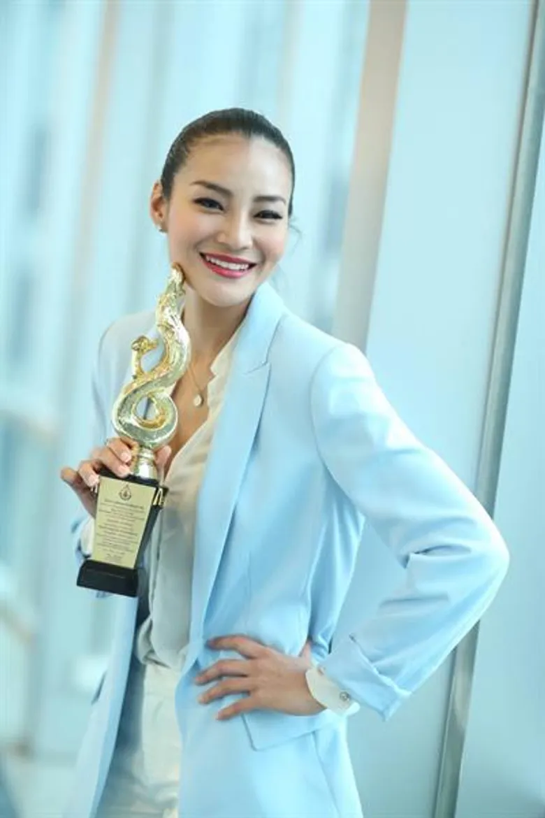 นุ้ย-เกศริน นำทีมเยาวชนไทย เข้าประกวดเต้นที่ประเทศจีน