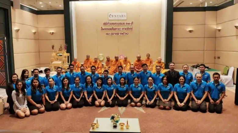 นายมนูญ วุฒิ ผู้จัดการทั่วไปนำคณะผู้บริหา...