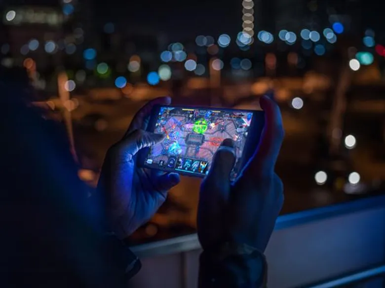 เอไอเอส สยายปีก! ร่วมเป็นเอ็กซ์คลูซีฟพาร์ทเนอร์ “RAZER” ผู้นำแบรนด์เกมมิ่งระดับโลก มอบประสบการณ์ ครั้งแรกกับ “RAZER PHONE 2” ที่สุดแห่งสมาร์ทโฟนเกมมิ่งสายพันธุ์แท้ เสริมแกร่งยุทธศาสตร์ผู้นำสมาร์ทโฟน พร้อมบุกตลาดอีสปอร์ตเต็มเหนี่ยว