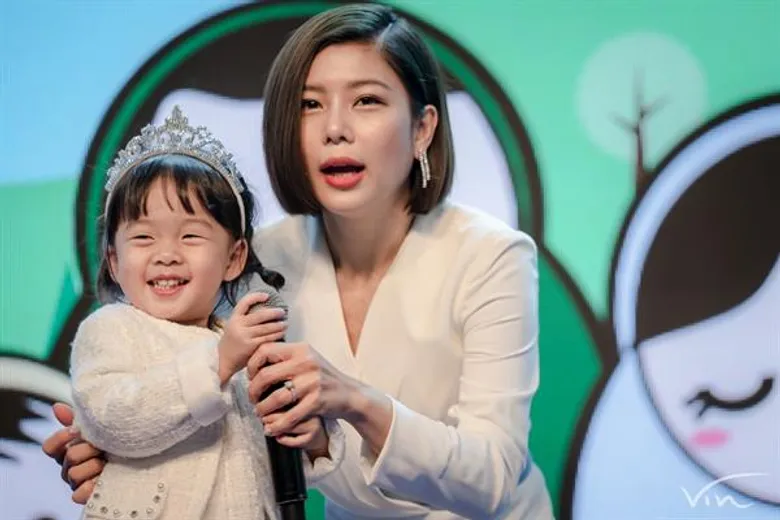 โรงพยาบาลเด็กจัดงาน HUG for HOPE ครั้งที่ 2 #พาน้องกลับบ้าน เหล่าศิลปิน ดารา จิตอาสา พร้อมใจร่วมงานคับคั่ง