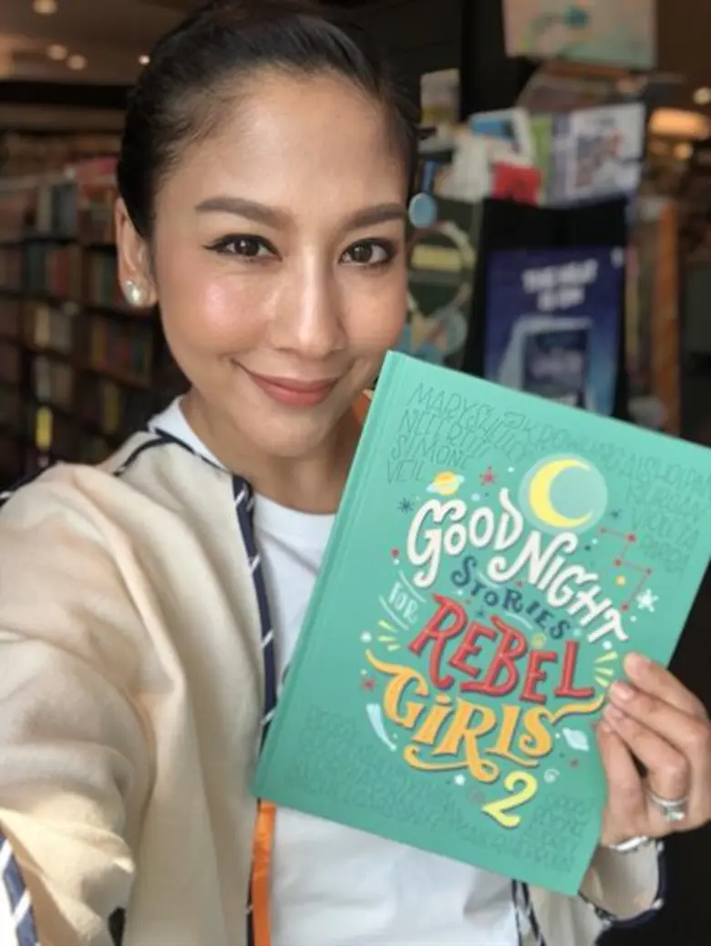 100 เรื่องเล่าของผู้หญิงเปลี่ยนโลก เล่ม 2 ภาคต่อของหนังสือติดอันดับขายดีของนิวยอร์กไทมส์