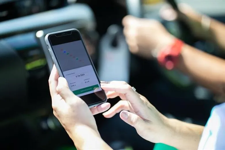 เอไอเอส เดินหน้าสร้างต้นแบบ นวัตกรรม IoT ที่ใช้งานได้จริงจับมือ ม.ขอนแก่น เปิดระบบลานจอดรถอัจริยะ ภายในมหาวิทยาลัยสนับสนุนเมืองขอนแก่นสู่สมาร์ทซิตี้