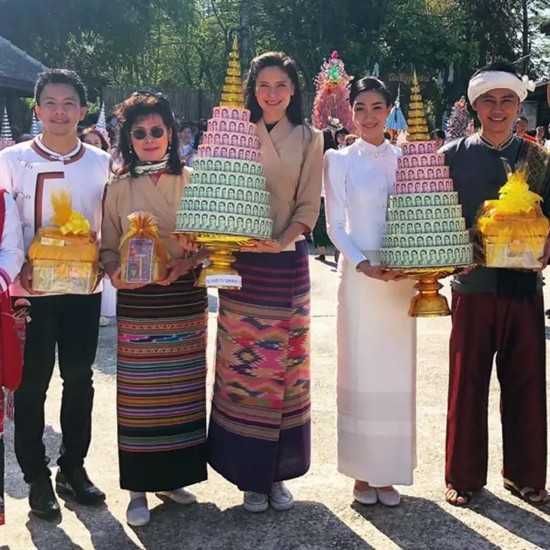 ข่าวซุบซิบ: จิตงาม มารีญา แพนเค้ก หมอสอง ร่วมทำบุญที่เชียงราย