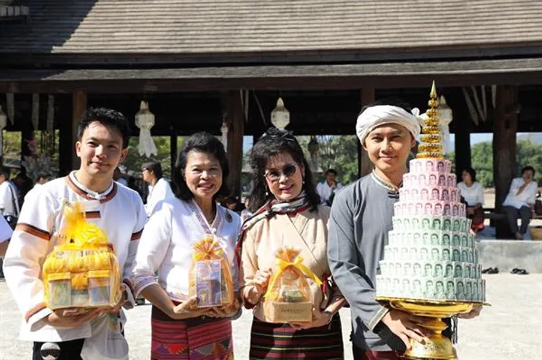 ข่าวซุบซิบ: จิตงาม มารีญา แพนเค้ก หมอสอง ร่วมทำบุญที่เชียงราย