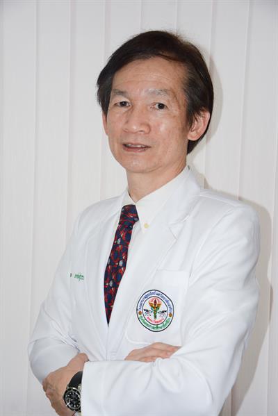 นพ.พรเทพ เตชะสุวรรณา ปัจจุบันเป็นแพทย์เชี...