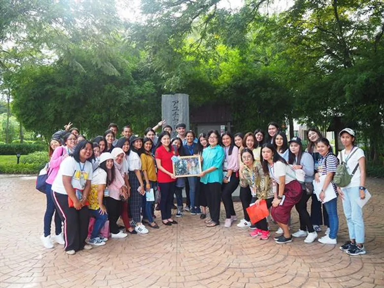 หลักสูตรการจัดการการท่องเที่ยว คณะพาณิชย์ฯ ม.อ.ตรัง ศึกษาดูงานแหล่งท่องเที่ยวเชิงวัฒนธรรมในภาคกลาง