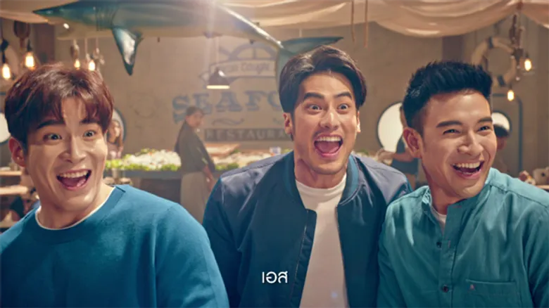 TVC ภาพยนตร์โฆษณาชุด "ภารกิจ" ภายใต้แคมเปญที่พูดถึงการดื่มเอสโคล่าคู่กับมื้ออาหาร