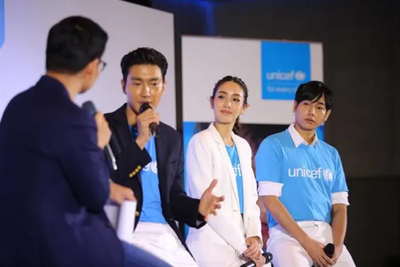 “เดอะบลูคาร์เพทโชว์ ฟอร์ ยูนิเซฟ” รายการวาไรตี้สดรูปแบบใหม่ ครั้งแรกของไทยระดมเหล่าศิลปินไทย-ต่างประเทศ สร้างความเปลี่ยนแปลงในชีวิตให้แก่เด็กทุกคน