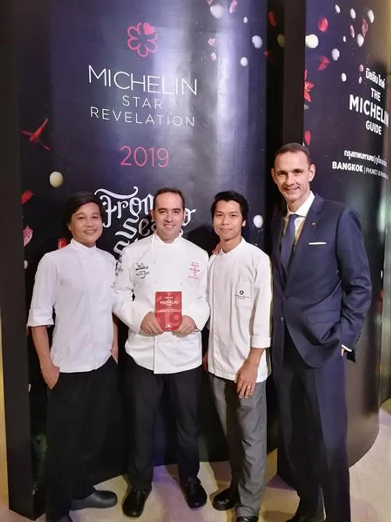 ห้องอาหาร เอเลเมนท์ โรงแรม ดิ โอกุระ เพรสทีจ กรุงเทพฯ ได้รับรางวัล 1 ดาวมิชลิน จากคู่มือแนะนำร้านอาหารและที่พักระดับโลก 'มิชลิน ไกด์’ ติดต่อกันเป็นปีที่ 2