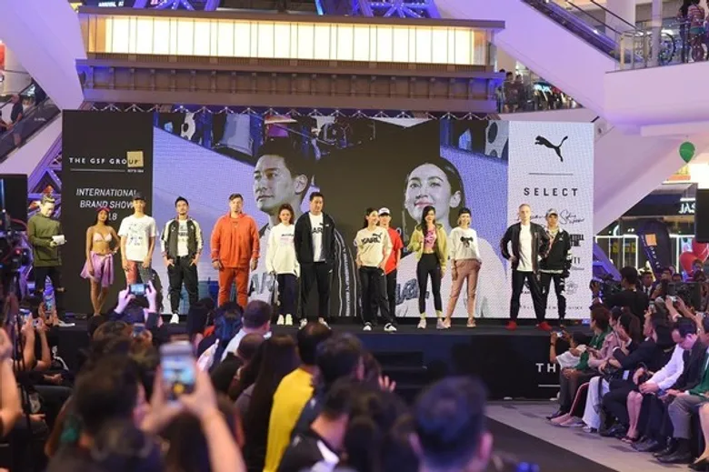 เบลล่า ราณี และ ป้อง ณวัฒน์ ร่วมเดินแฟชั่นโชว์ เปิดตัวคอลเลกชั่นใหม่ ในงาน เดอะ จีเอสเอฟ กรุ๊ป อินเตอร์เนชัลนอล แบรนด์ โชว์ 2018