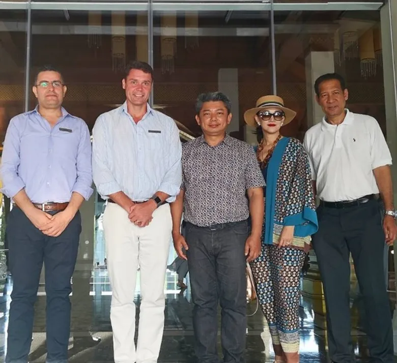เจดับบลิว แมริออท เขาหลัก รีสอร์ท แอนด์ สปา แสดงความยินดีกับคุณนิธี สีแพร ผู้อำนวยการภูมิภาคใต้คนใหม่