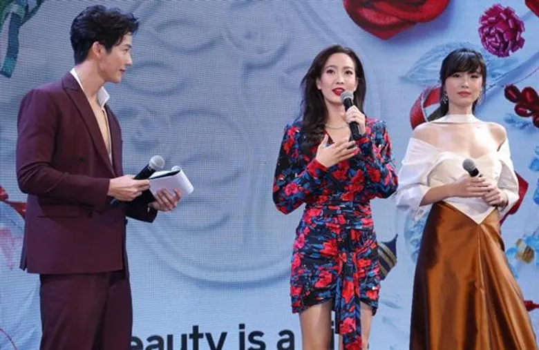 แต้ว-ปอย ควงคู่ร่วมเปิด Shiseido Free Standing Store แห่งแรกของประเทศไทยพร้อมพบกับชุดของขวัญแห่งปี SHISEIDO Holidays 2018 “ Ribbonesia Limited Edition” ในงาน “Discover The 1st Shiseido Free Standing Store”
