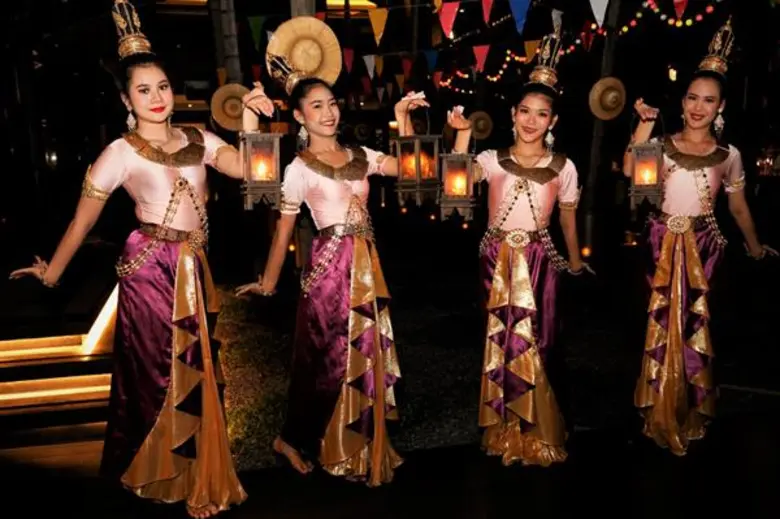 สัมผัสค่ำคืนแห่งวัฒนธรรมไทยอันงดงาม ลิ้มลองอาหารไทยมื้อค่ำรสชาติต้นตำรับ พร้อมชื่นชมการแสดงศิลปะไทยอันวิจิตร ณ ห้องอาหารไทย ศาลาทิพย์
