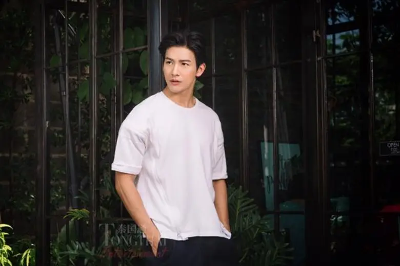 ฉลองก่อนแต่งงาน!! ดีเจพุฒ พุฒิชัย เกษตรสิน กลับสื่อนิตยสารจีน ขึ้นปกพร้อมบทสัมภาษณ์และแฟชั่นสุดเท่ในนิตยสารจีน (ไท่ กว๋อ ทง) ฉบับเดือนพฤศจิกายน 2561 เล่มที่ 48