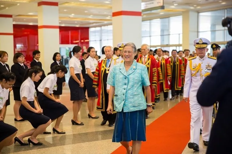 มหาวิทยาลัยเทคโนโลยีพระจอมเกล้าธนบุรี รับพระราชทานปริญญาบัตร ประจำปีการศึกษา 2560