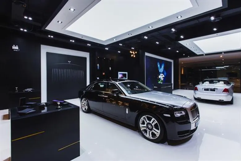 โรลส์-รอยซ์ มอเตอร์ คาร์ส แบงคอก ที่สุดแห่งความอลังการ ณ ICONSIAM
